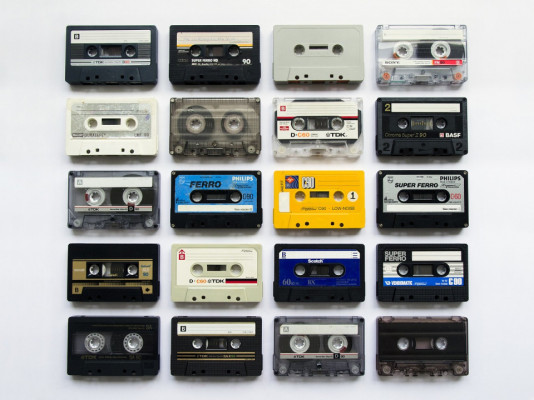 cassette-tapes-gaaef32f36_1280.jpg