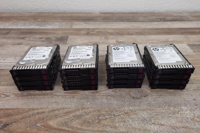 Original HP Server Festplatte 300GB 15k SAS mit Tray
